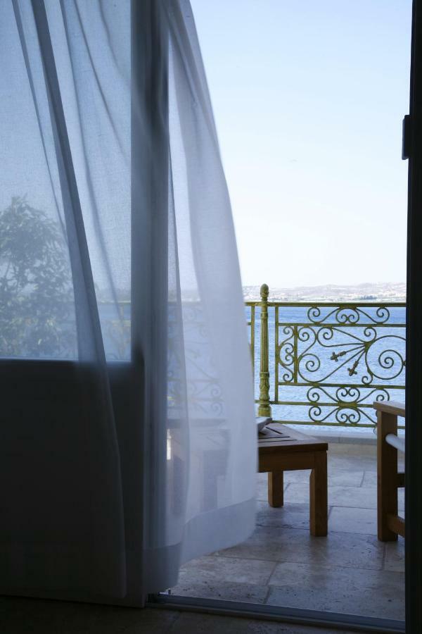 エルミオニ Mourayio Bed & Breakfast エクステリア 写真